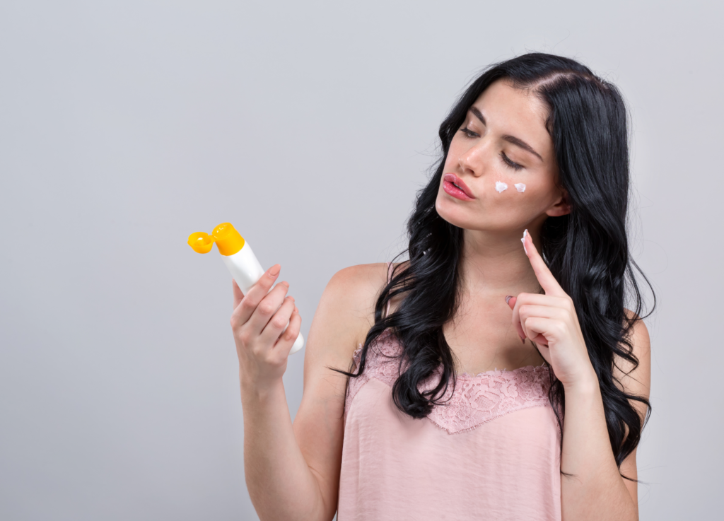 Descubra como escolher o protetor solar perfeito para o seu tipo de pele com dicas essenciais e práticas. Proteja sua pele com o produto ideal!