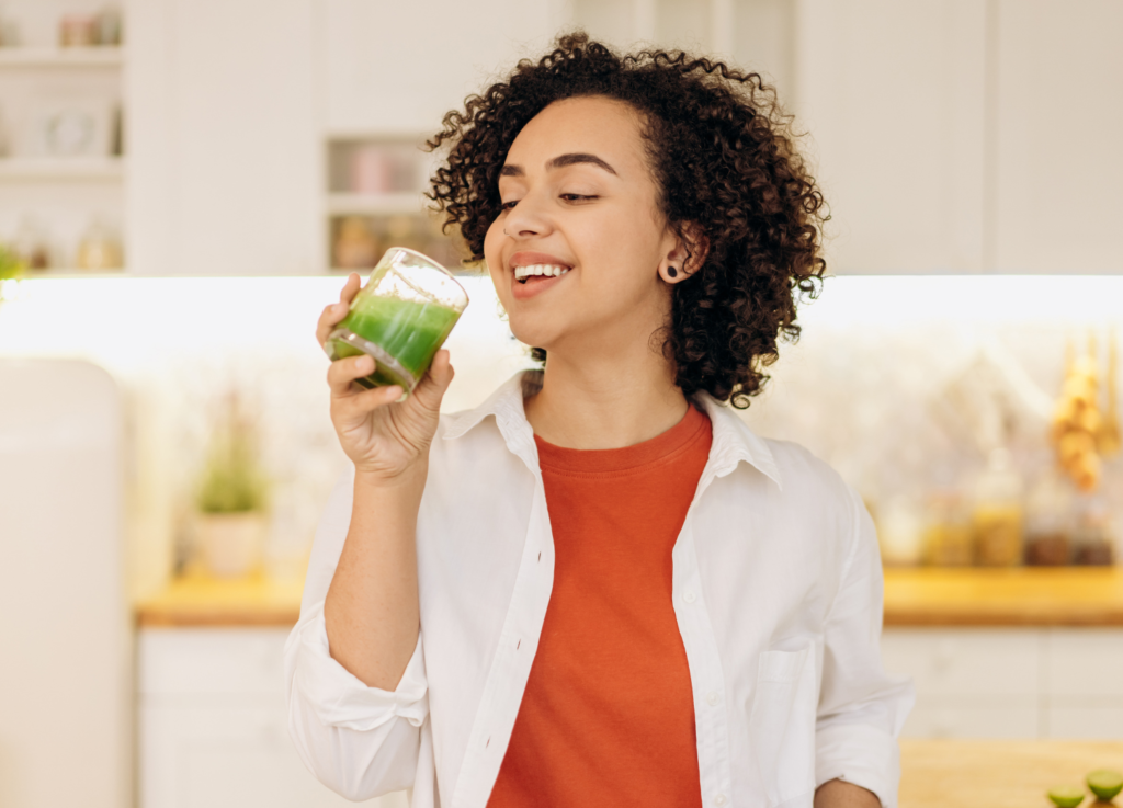 Descubra o smoothie seca-barriga que ajuda a eliminar até 3kg em 1 semana com um ingrediente secreto poderoso! Receita fácil e rápida.
